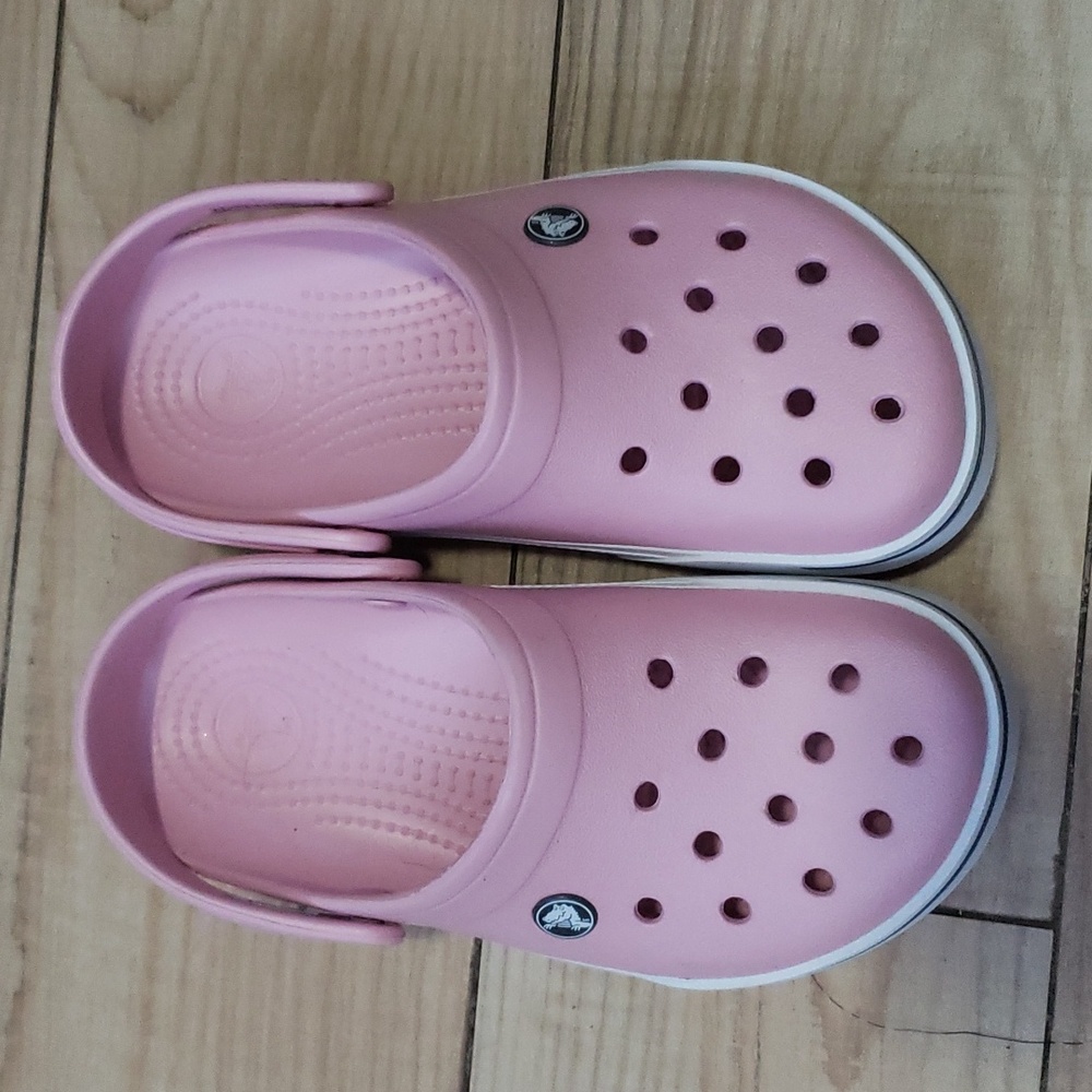 CROCS
